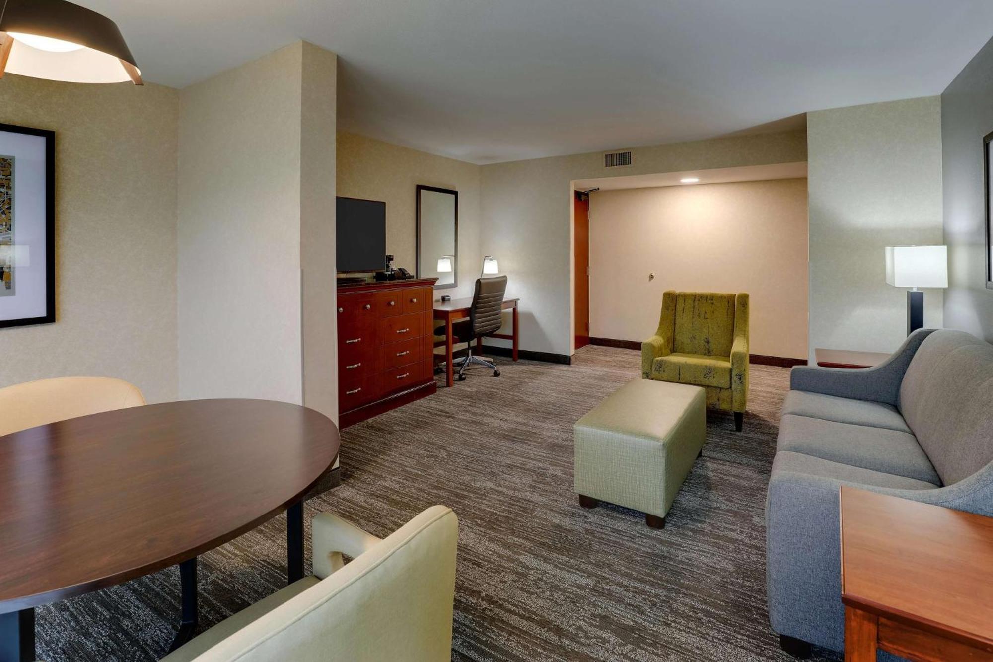 Drury Inn & Suites Atlanta Marietta Bagian luar foto