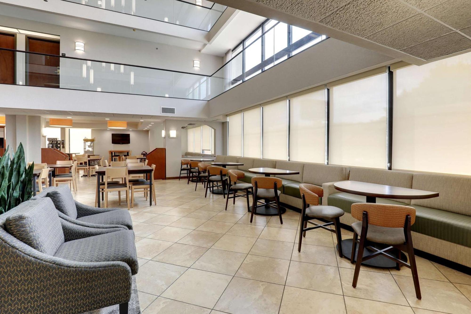 Drury Inn & Suites Atlanta Marietta Bagian luar foto