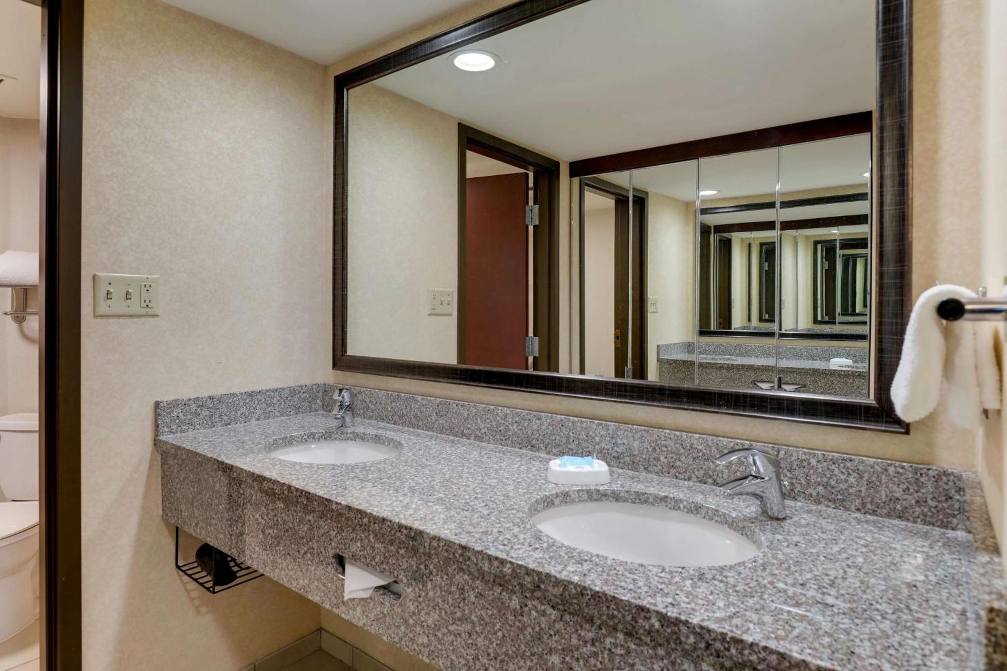 Drury Inn & Suites Atlanta Marietta Bagian luar foto